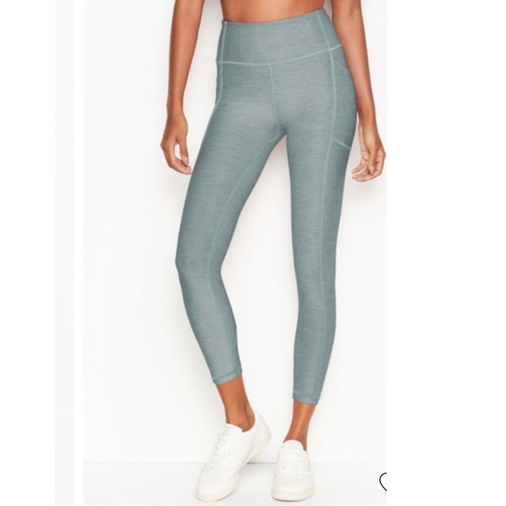 Victoria’s Secret 7/8 Leggings, Size Medium